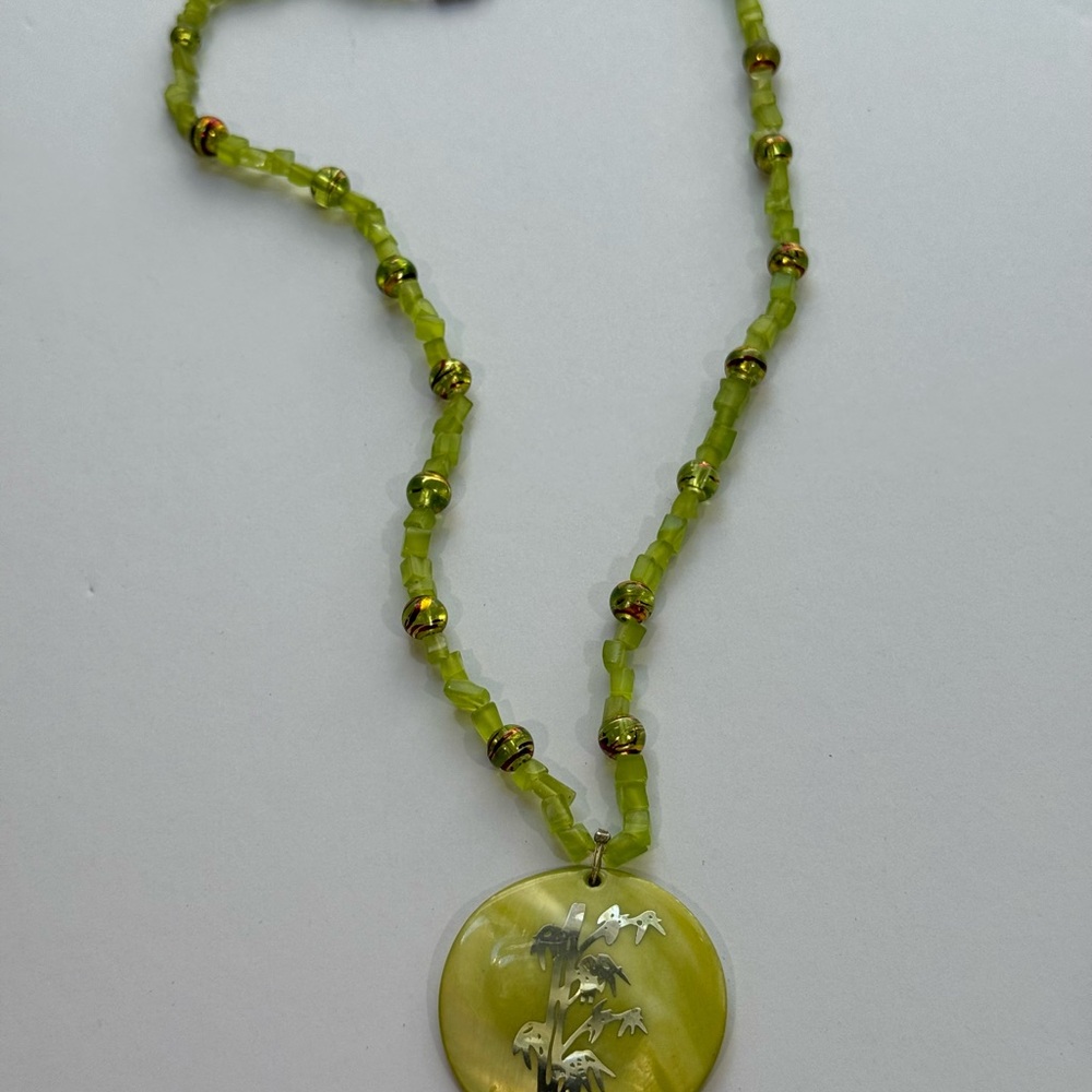 Beautiful Green Glass Beaded Necklace with Mother of Pearl Pendant
